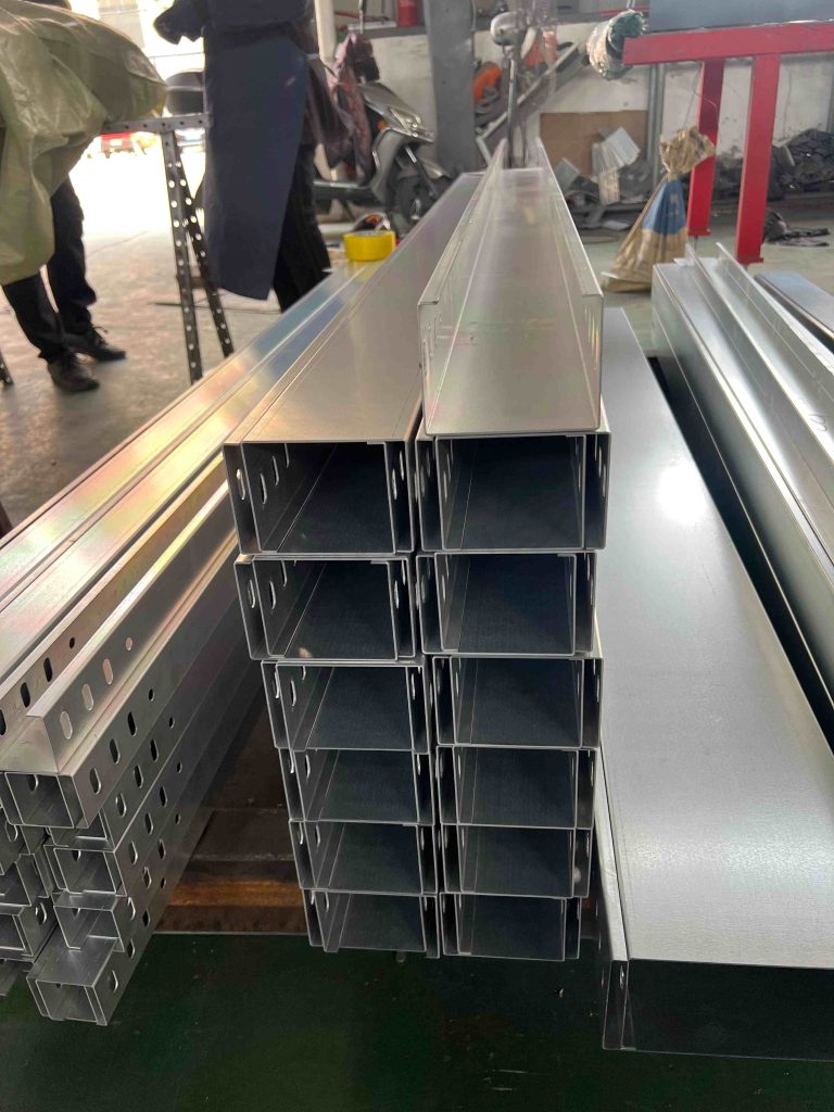 凤图布线电缆桥架源头工厂